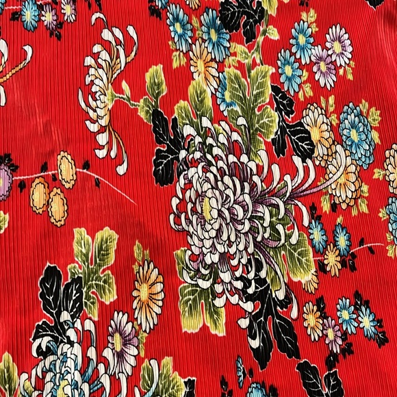 Vintage Floral Crinkle V-Neck Asian Print Top - Picture 13 of 14